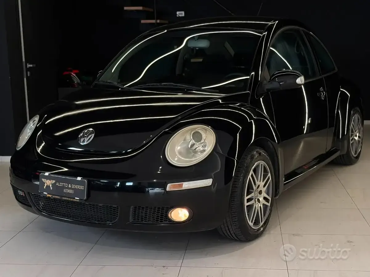 Usata VW New Beetle 105 CV (77 kW) 2007 Nero Utilitaria