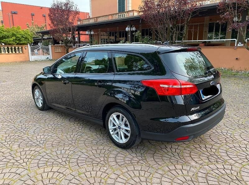 Usata Ford Focus 120 CV (88 kW) 2018 Nero Station wagon