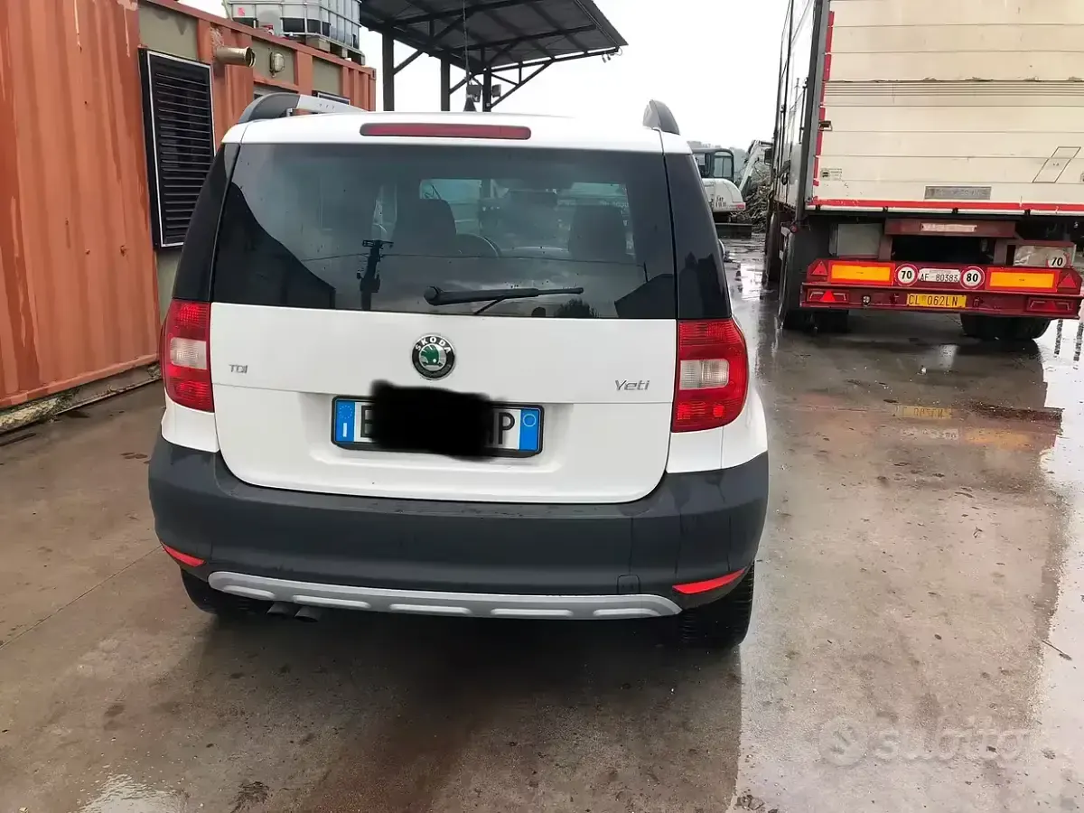 Usata Skoda Yeti 110 CV (80 kW) 2012 Bianco SUV