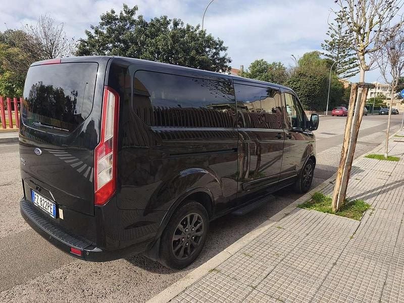 Usata Ford Tourneo Custom Titanium 185 CV (136 kW) 2020 Nero Furgone