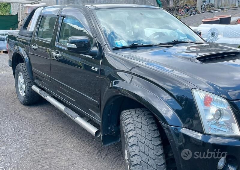 Usata 2007 Isuzu D-Max Pick-up | 13.000 € (Cara) - Immagine 1/4