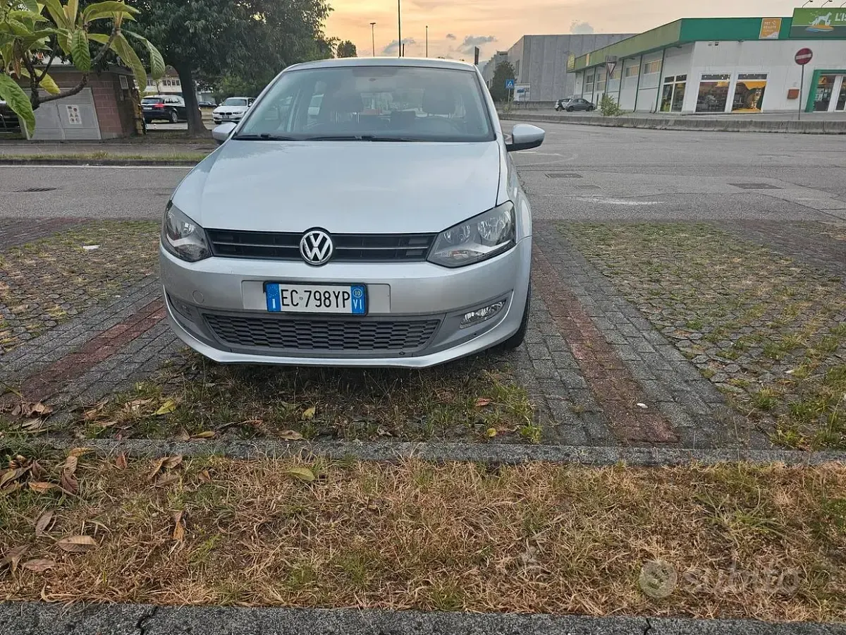 Usata VW Polo Comfortline 69 CV (50 kW) 2010 Grigio Utilitaria