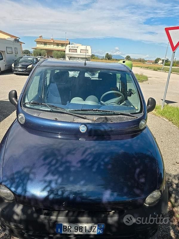 Usata Fiat Multipla 103 CV (75 kW) 2000 Blu Monovolume