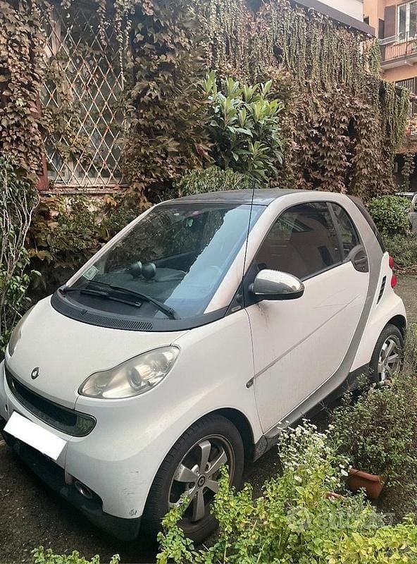 Bianco Usata 2009 Smart ForTwo Coupé Passion Coupé | 3900 € (Ottimo prezzo) - Immagine 1/3