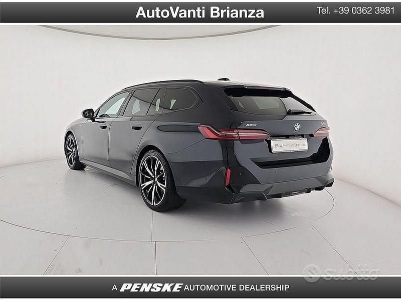 Usata BMW 520 M Sport 197 CV (144 kW) 2025 Blu Station wagon