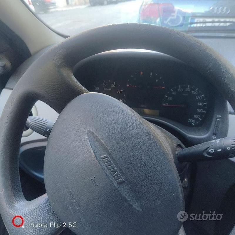 Grigio Usata 2003 Fiat Punto Due volumi | 1000 € (Super prezzo) - Immagine 1/4