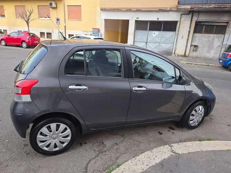 Usata Toyota Yaris 87 CV (63 kW) 2010 Utilitaria
