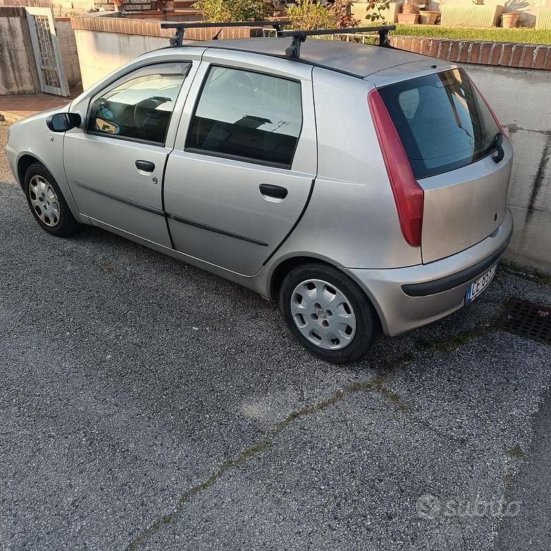 Usata Fiat Punto 60 CV (44 kW) 2002 Grigio Utilitaria