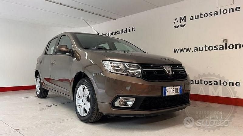 Usata Dacia Sandero Comfort 75 CV (55 kW) 2019 Marrone Berlina
