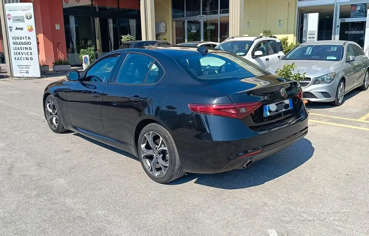 Usata Alfa Romeo Giulia Business 160 CV (117 kW) 2018 Nero Berlina