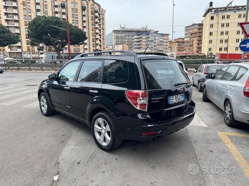 Usata Subaru Forester 147 CV (108 kW) 2011 Nero SUV