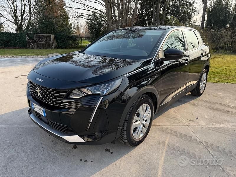 Usata Peugeot 3008 Allure 130 CV (95 kW) 2022 Nero SUV