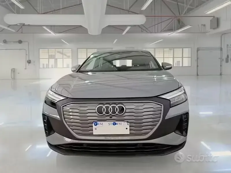 Usata Audi Q4 e-tron Business 69 kW (95 CV) 2023 Grigio SUV