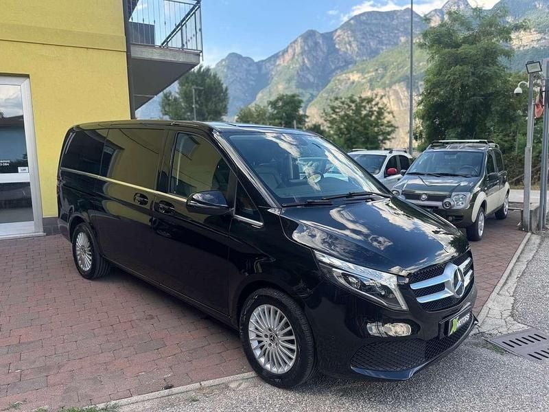 Usata Mercedes V300 Premium 239 CV (175 kW) 2019 Nero Monovolume
