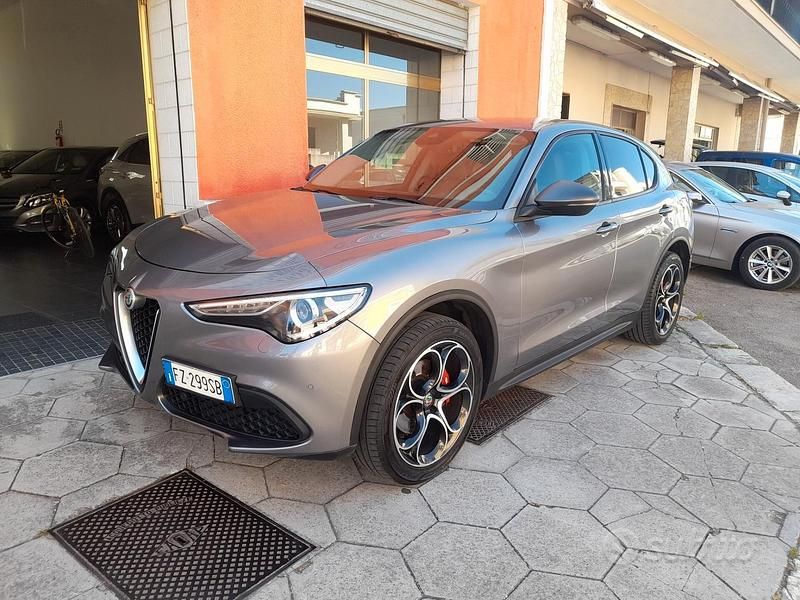Usata Alfa Romeo Stelvio Executive 190 CV (139 kW) 2019 Grigio SUV