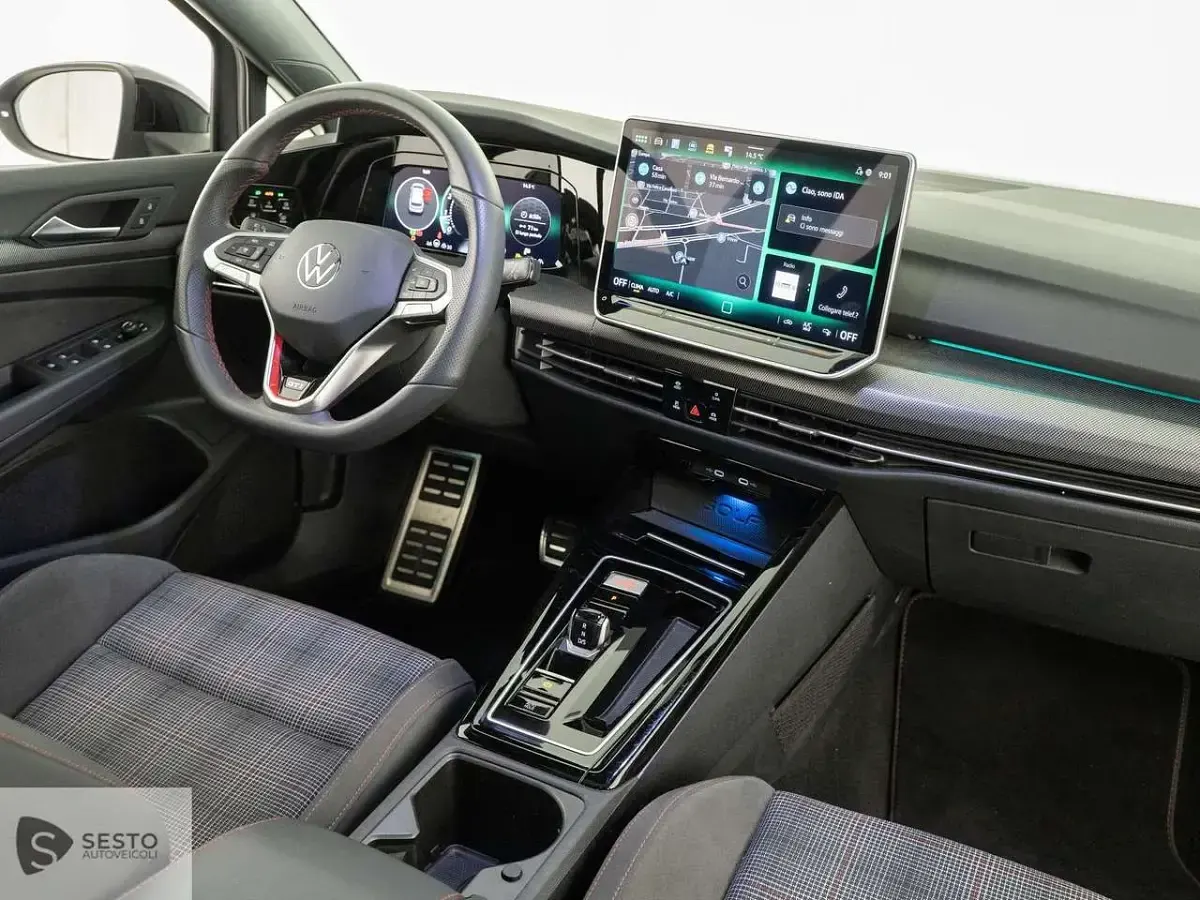 Usata VW Golf VIII GTI 265 CV (194 kW) 2025 Grigio Berlina