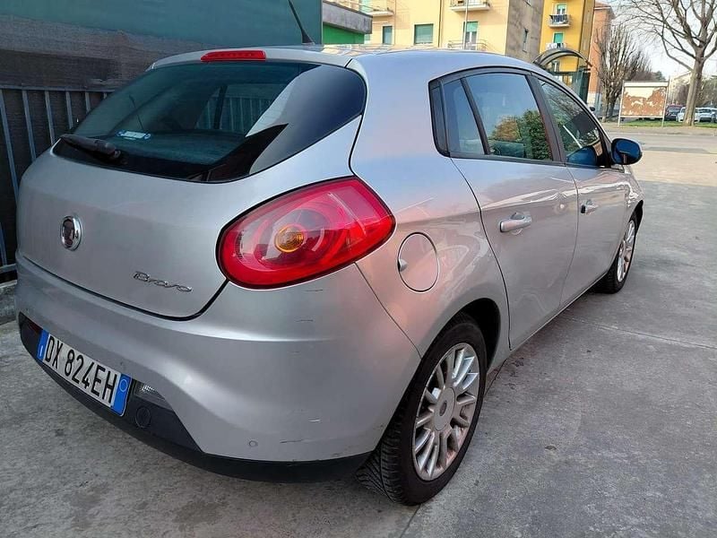 Usata Fiat Bravo Dynamic 90 CV (66 kW) 2009 Grigio chiaro Utilitaria