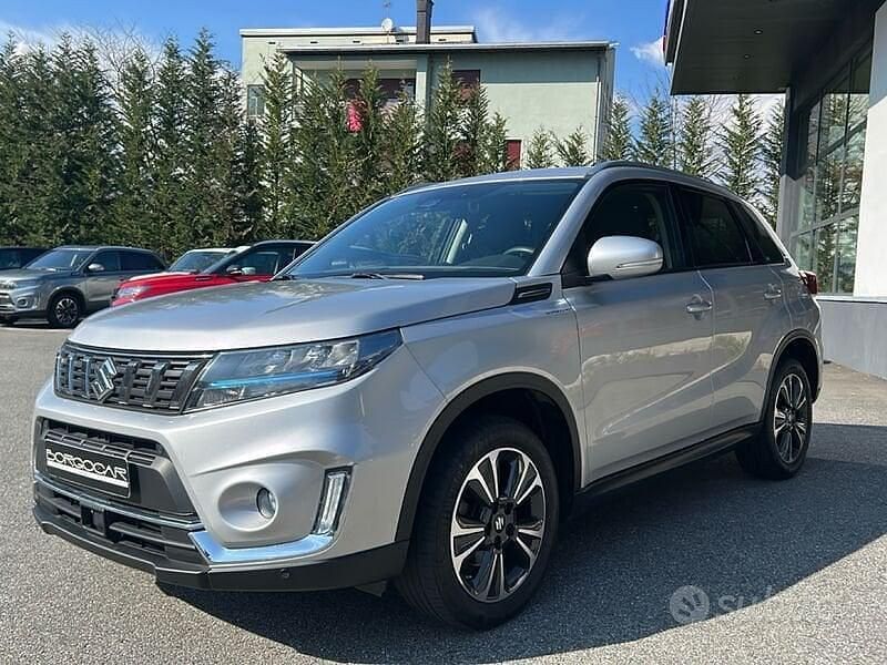 Second-hand Suzuki Vitara 129 CP (94 kW) 2022 Gri SUV
