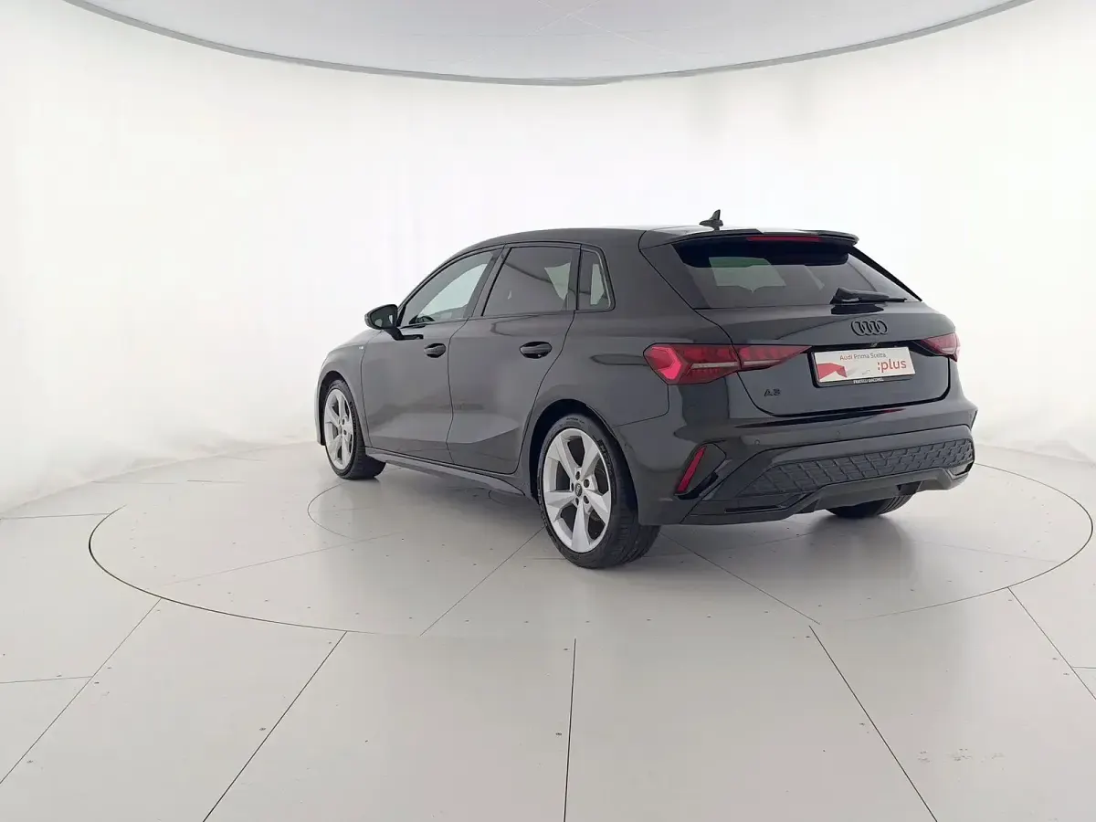 Usado Audi A3 S-Line 150 CV (110 kW) 2025 Negro Berlina