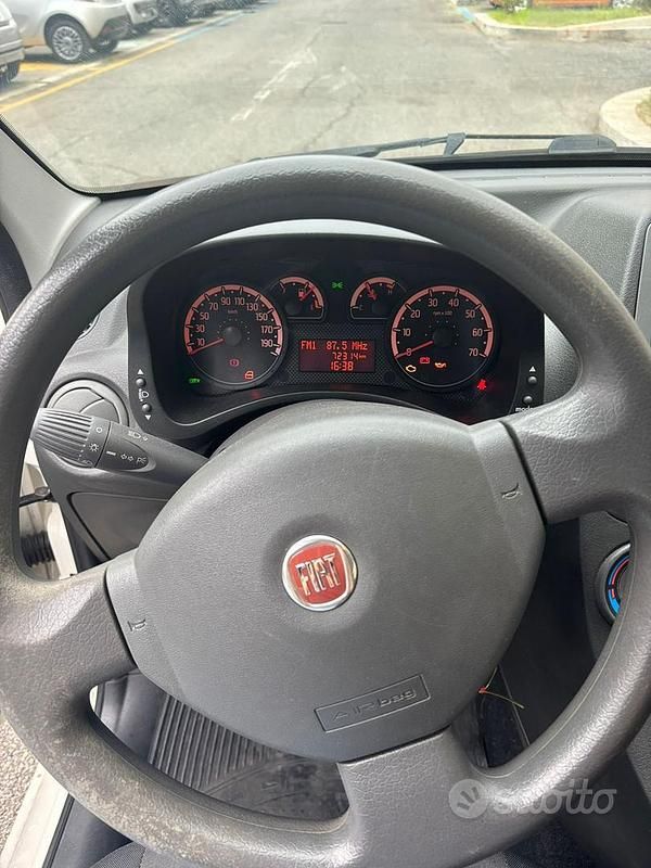 Usata Fiat Panda 78 CV (57 kW) 2012 Bianco Utilitaria