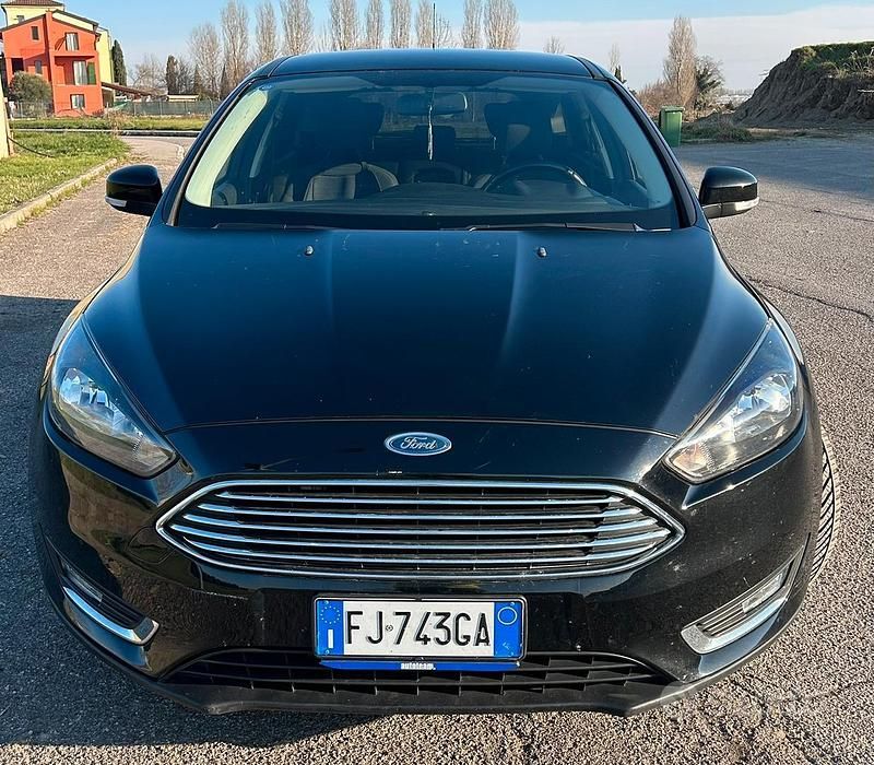 Usata Ford Focus Titanium 120 CV (88 kW) 2017 Nero Berlina