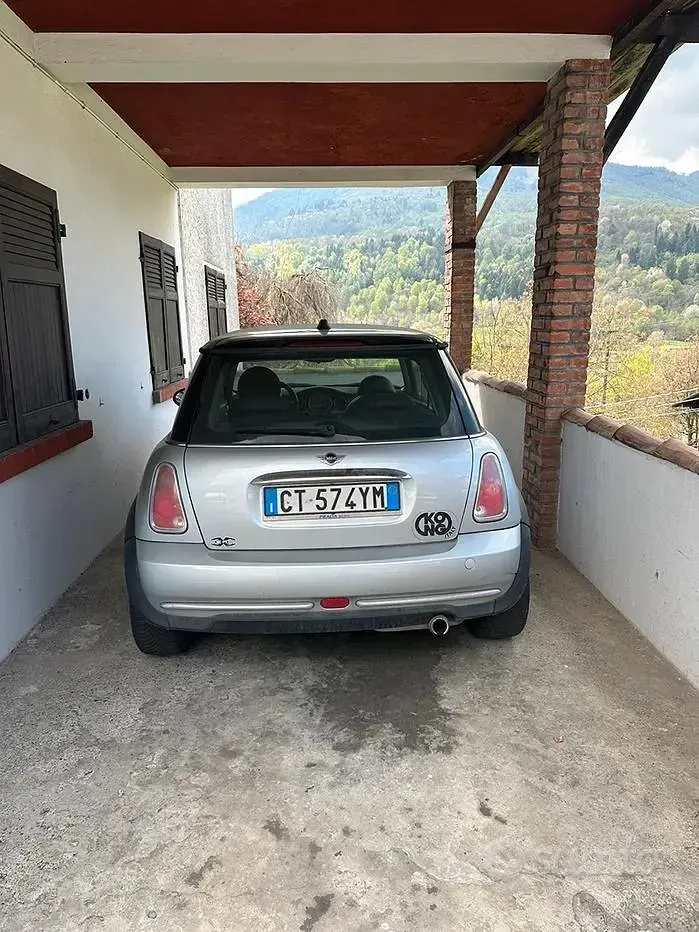 Usata Mini Cooper 116 CV (85 kW) 2004 Grigio Utilitaria
