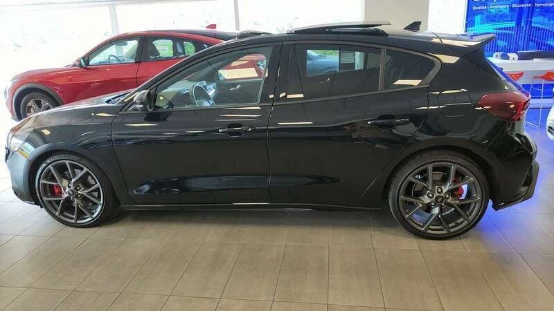 Usata Ford Focus ST 280 CV (205 kW) 2023 Agate black Berlina