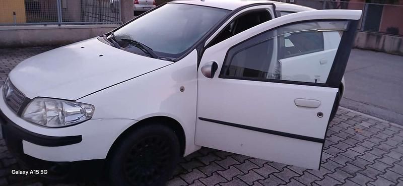 Usata Fiat Punto Classica 69 CV (50 kW) 2007 Berlina