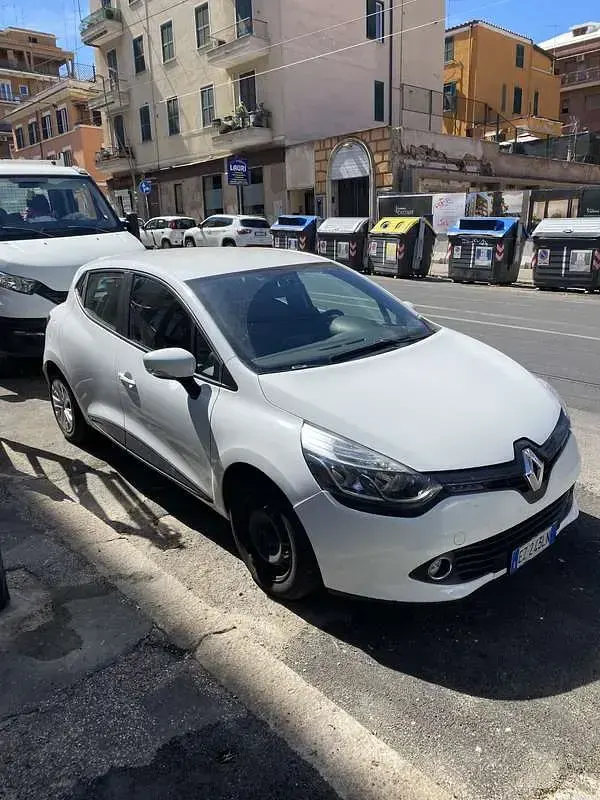 Usata Renault Clio IV Dynamique 75 CV (55 kW) 2015 Berlina