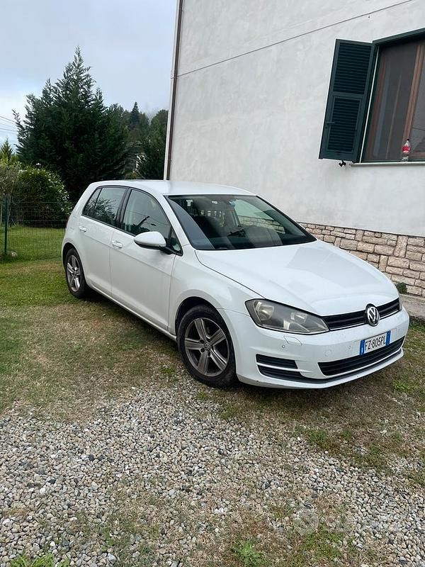 Usata VW Golf VII 105 CV (77 kW) 2014 Bianco Berlina