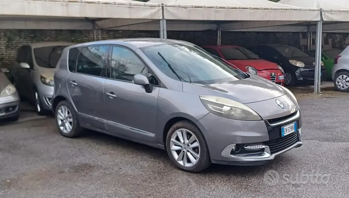 Usata Renault Scénic III XMOD 110 CV (80 kW) 2012 Grigio Monovolume