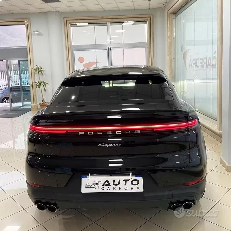 Nouvelle Porsche Cayenne 354 ch (260 kW) 2025 Noir SUV