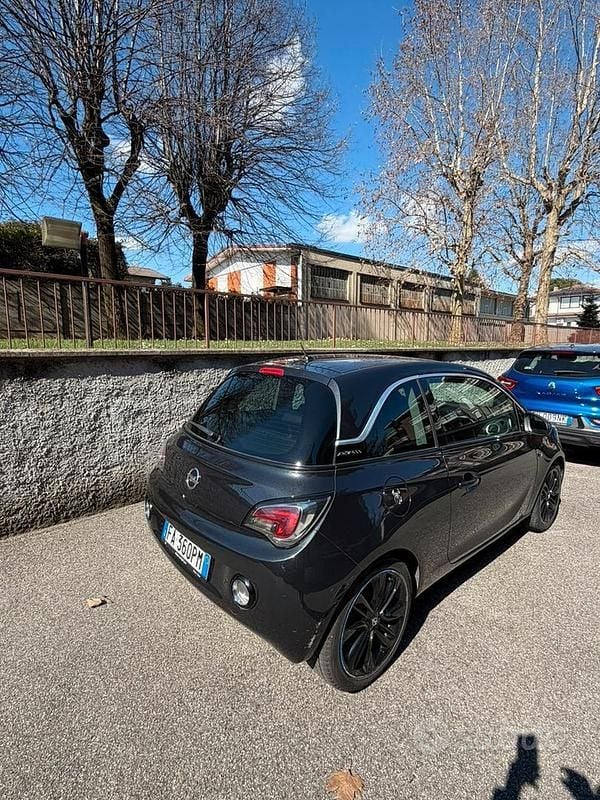 Usata Opel Adam Rocks Rocks 70 CV (51 kW) 2015 Nero Utilitaria