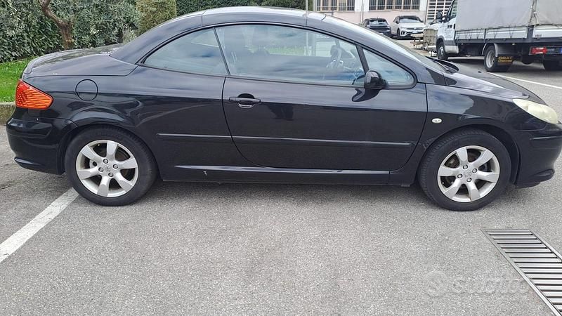 Usata Peugeot 307 CC 2006 Nero Cabrio