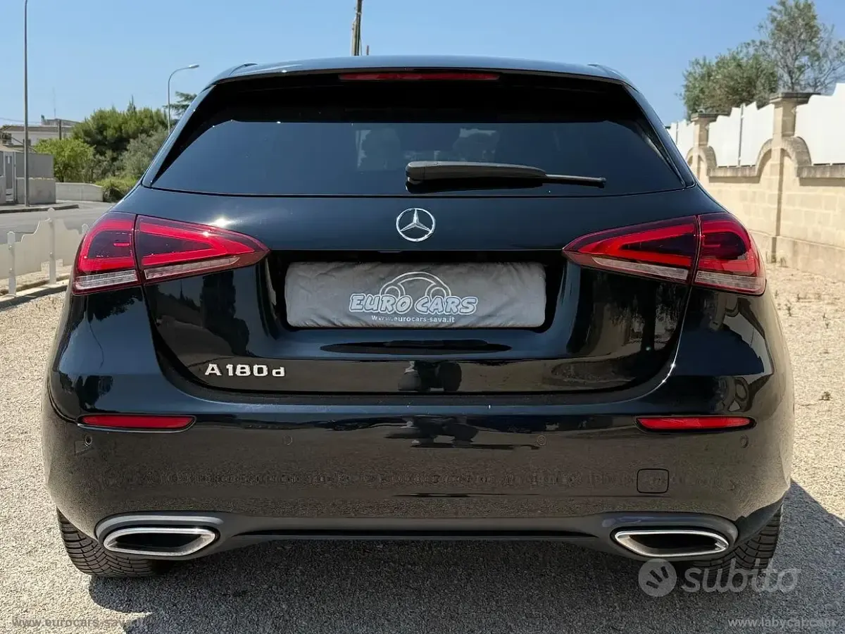 Usata Mercedes A180 116 CV (85 kW) 2018 Nero Berlina