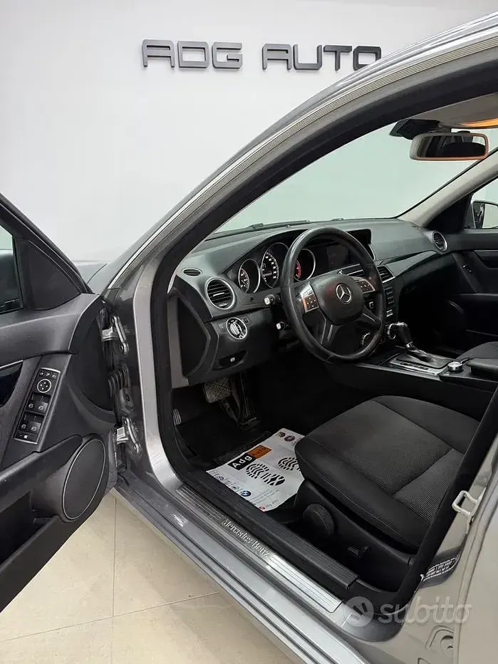 Usata Mercedes C180 120 CV (88 kW) 2013 Grigio Berlina