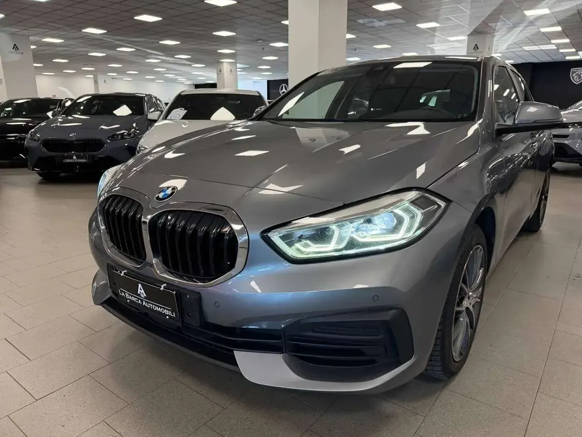 Usata BMW 116 Advantage 109 CV (80 kW) 2022 Grigio Utilitaria