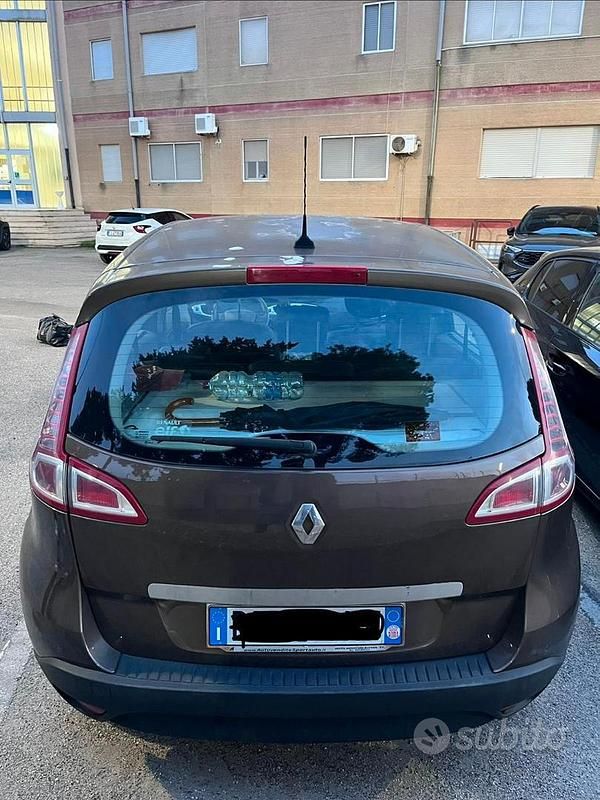 Usata Renault Scénic III XMOD 110 CV (80 kW) 2009 Marrone Monovolume