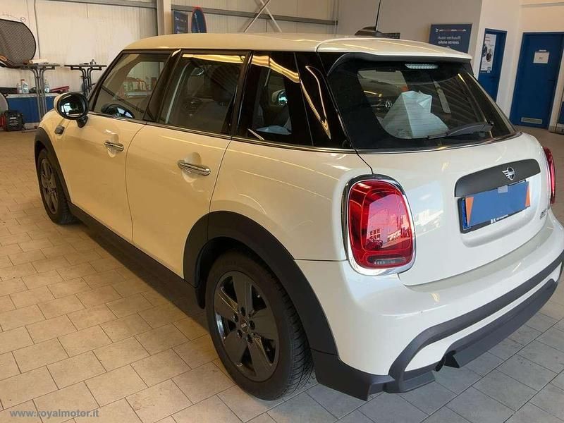 Begagnad Mini ONE 75 HK (55 kW) 2021 Vit Halvkombi