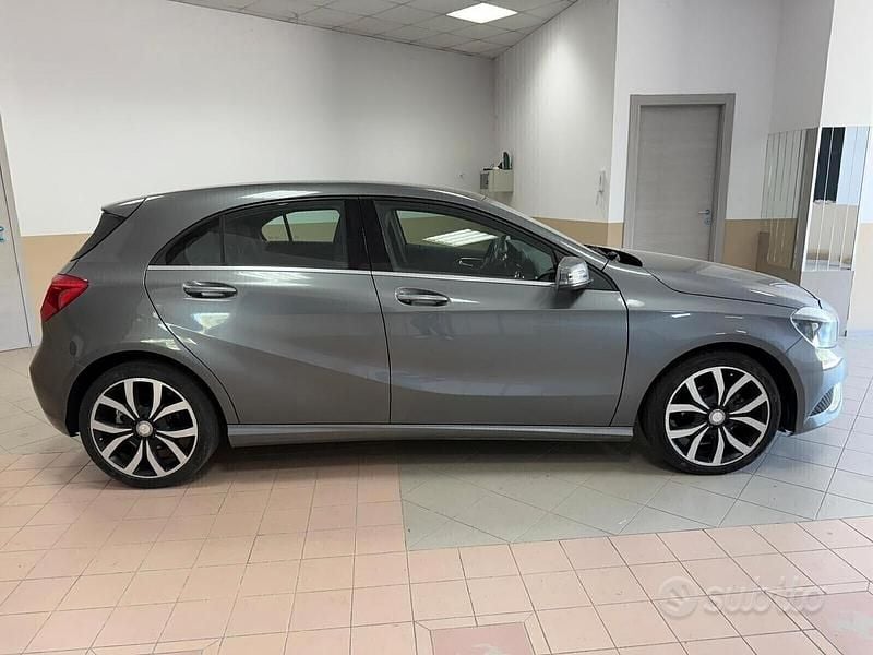 Usata Mercedes A180 Premium 109 CV (80 kW) 2013 Grigio Berlina