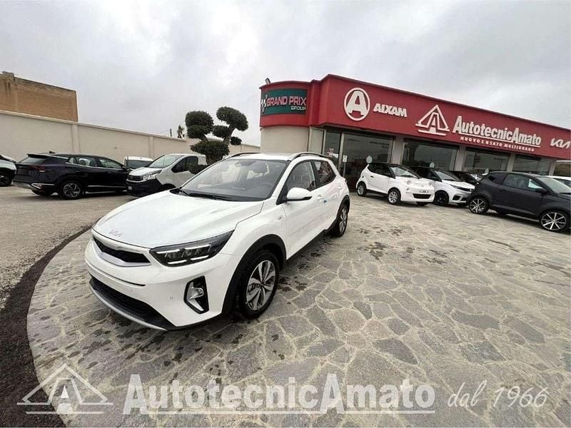Bianco pastello Nuova 2025 Kia Stonic Urban SUV | 17.990 € (Ottimo prezzo) - Immagine 1/4