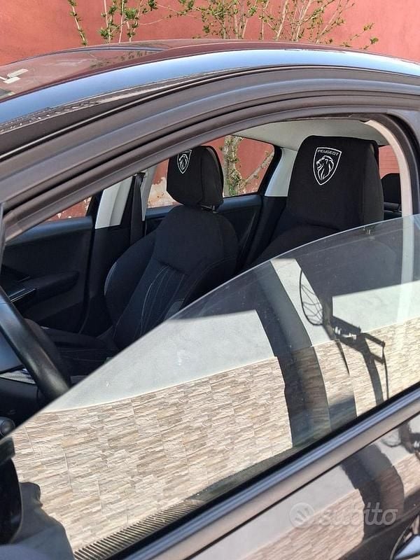 Usata Peugeot 208 68 CV (50 kW) 2013 Nero Utilitaria