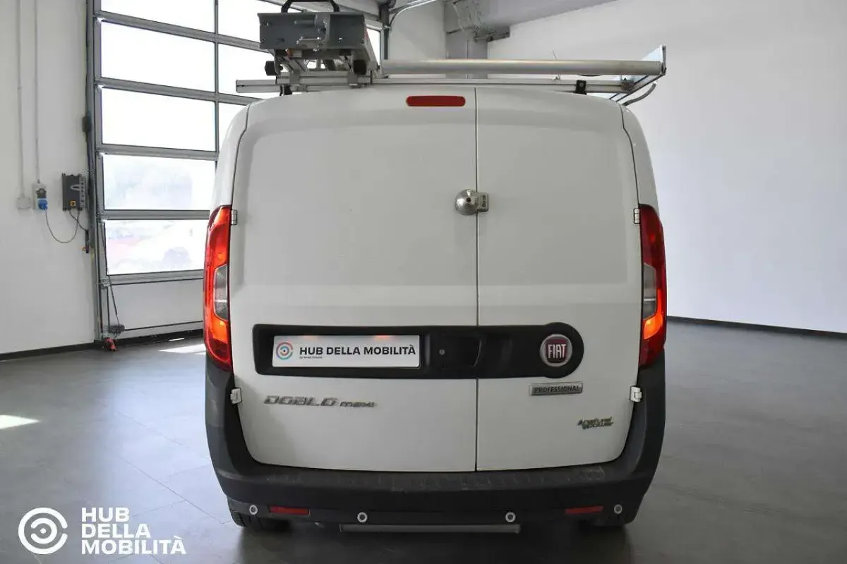 Usata Fiat Doblò 120 CV (88 kW) 2019 Bianco Monovolume