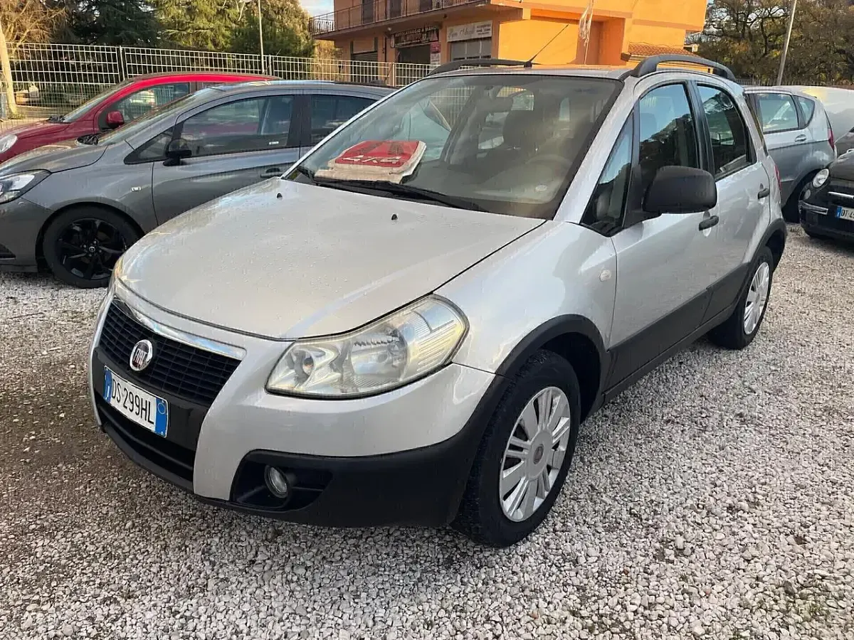Usata Fiat Sedici 107 CV (78 kW) 2008 Grigio SUV