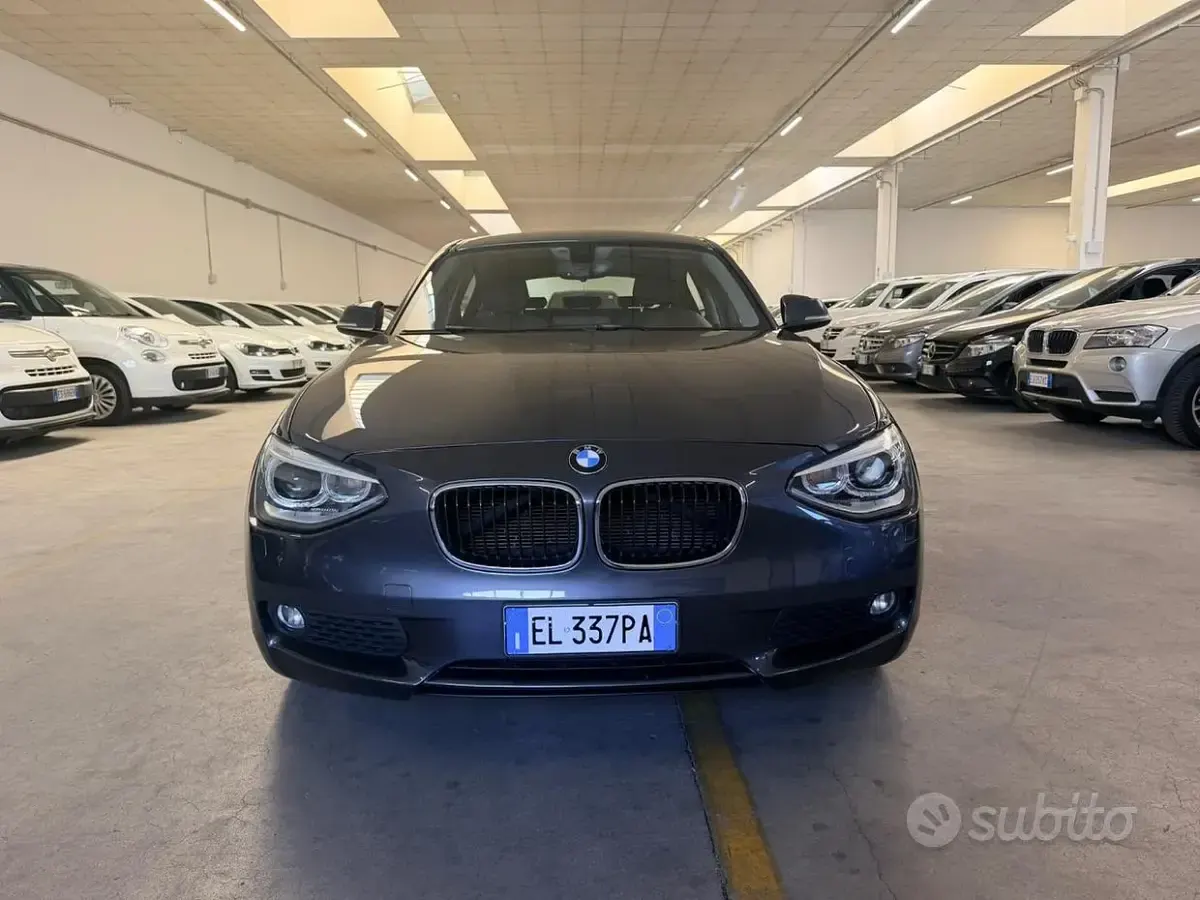Usata BMW 118 Sport Line 143 CV (105 kW) 2012 Grigio Utilitaria
