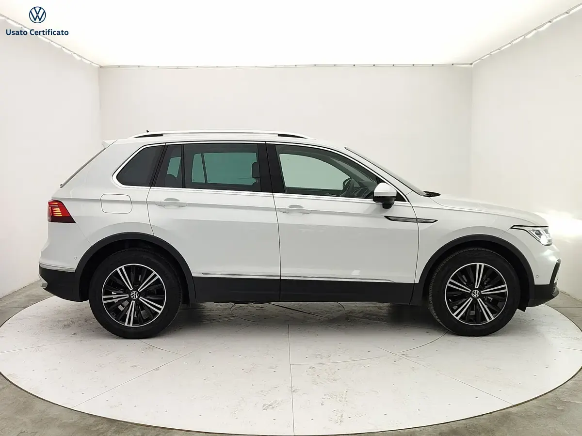Usata VW Tiguan Elegance 150 CV (110 kW) 2023 Bianco SUV