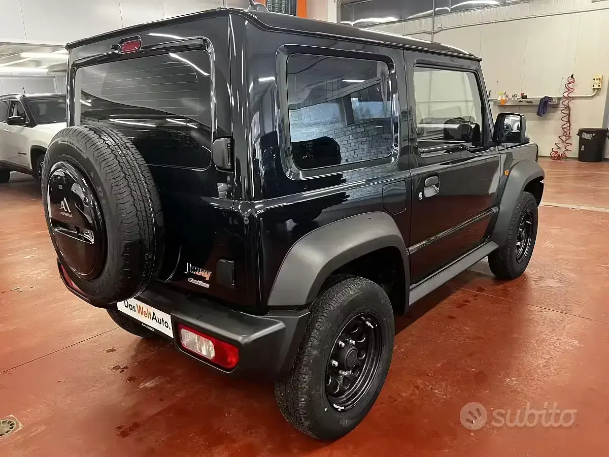 Usata Suzuki Jimny 102 CV (75 kW) 2022 Nero SUV