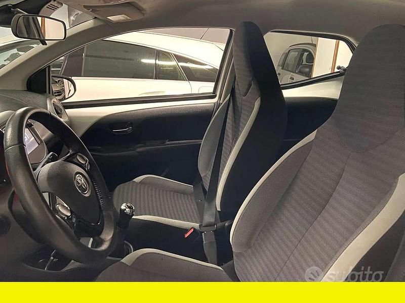 Usata Toyota Aygo 69 CV (50 kW) 2018 Other Utilitaria