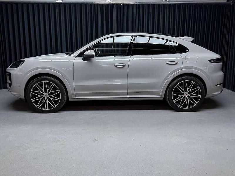 Nuova Porsche Cayenne Coupe Sport 470 CV (345 kW) 2025 Grigio Coupé