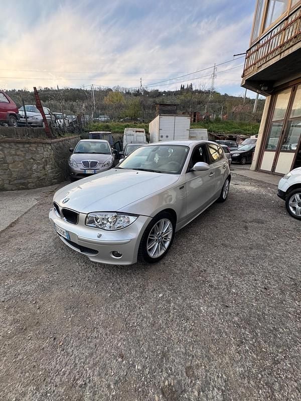 Usata BMW 120 176 CV (129 kW) 2007 Argento Utilitaria